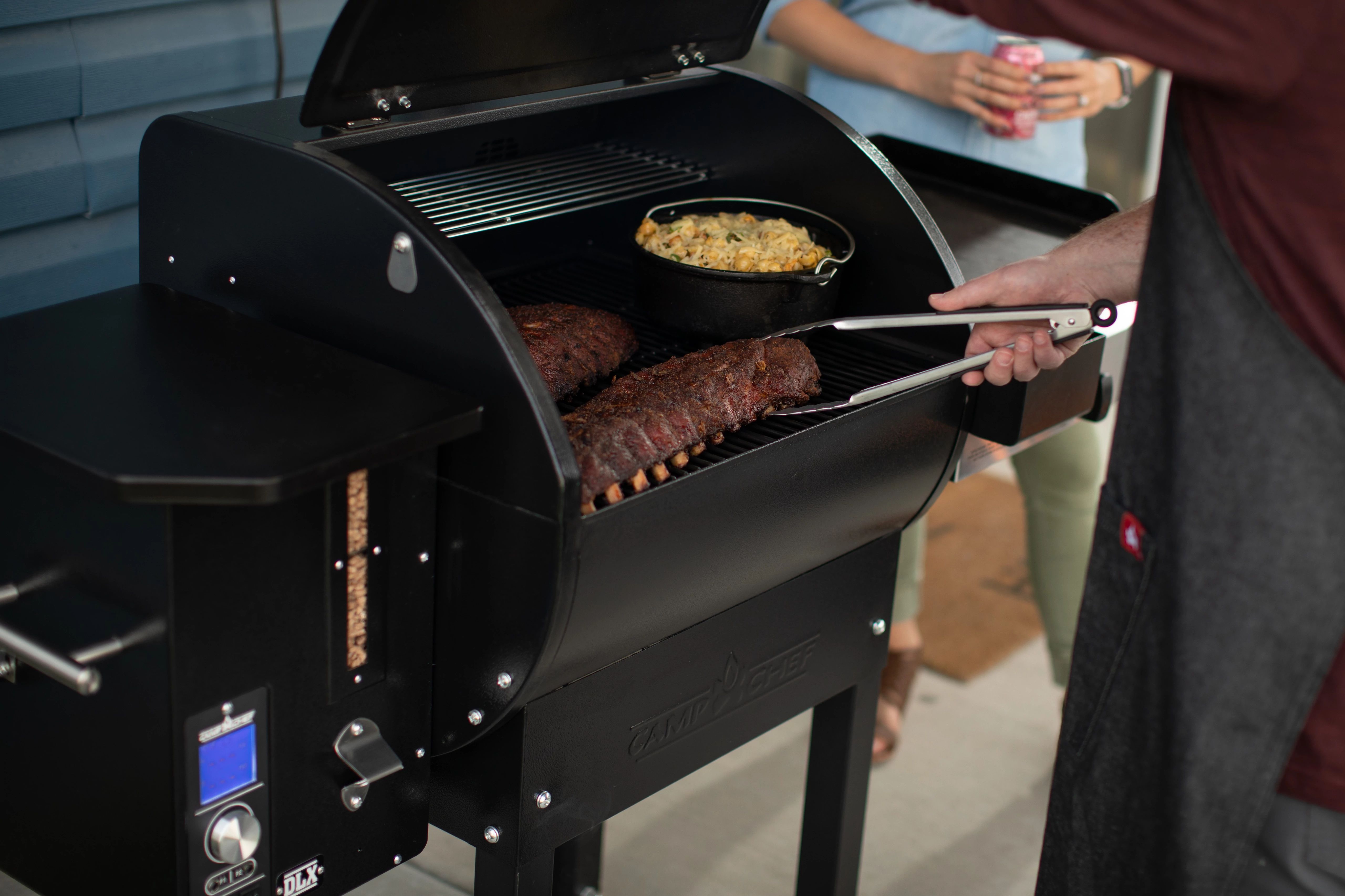 DLX 24  Pellet Grill -  Stainless Details