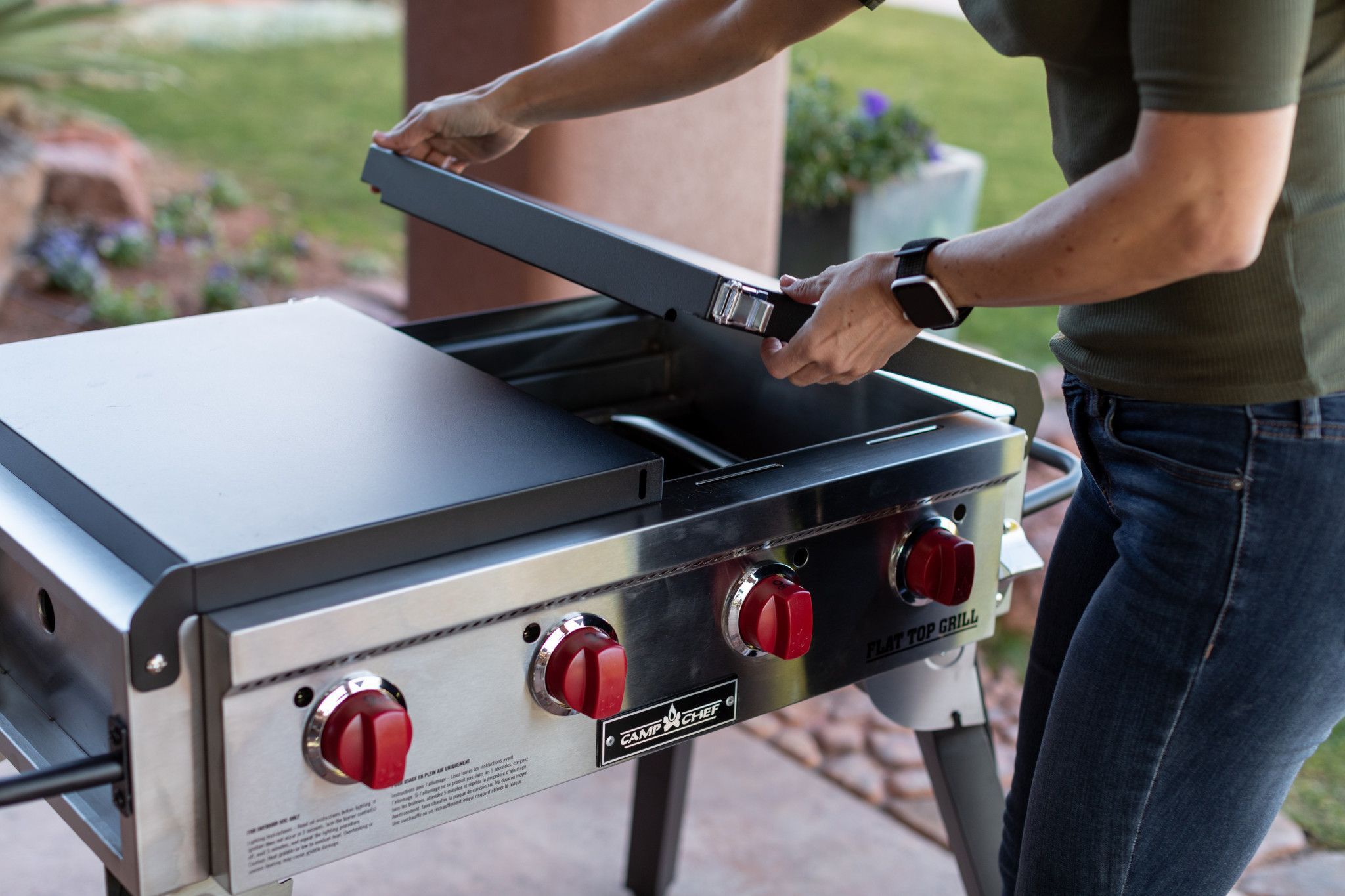 Portable griddle store