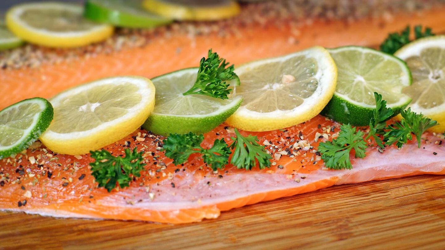 smoked salmon with mango salsa