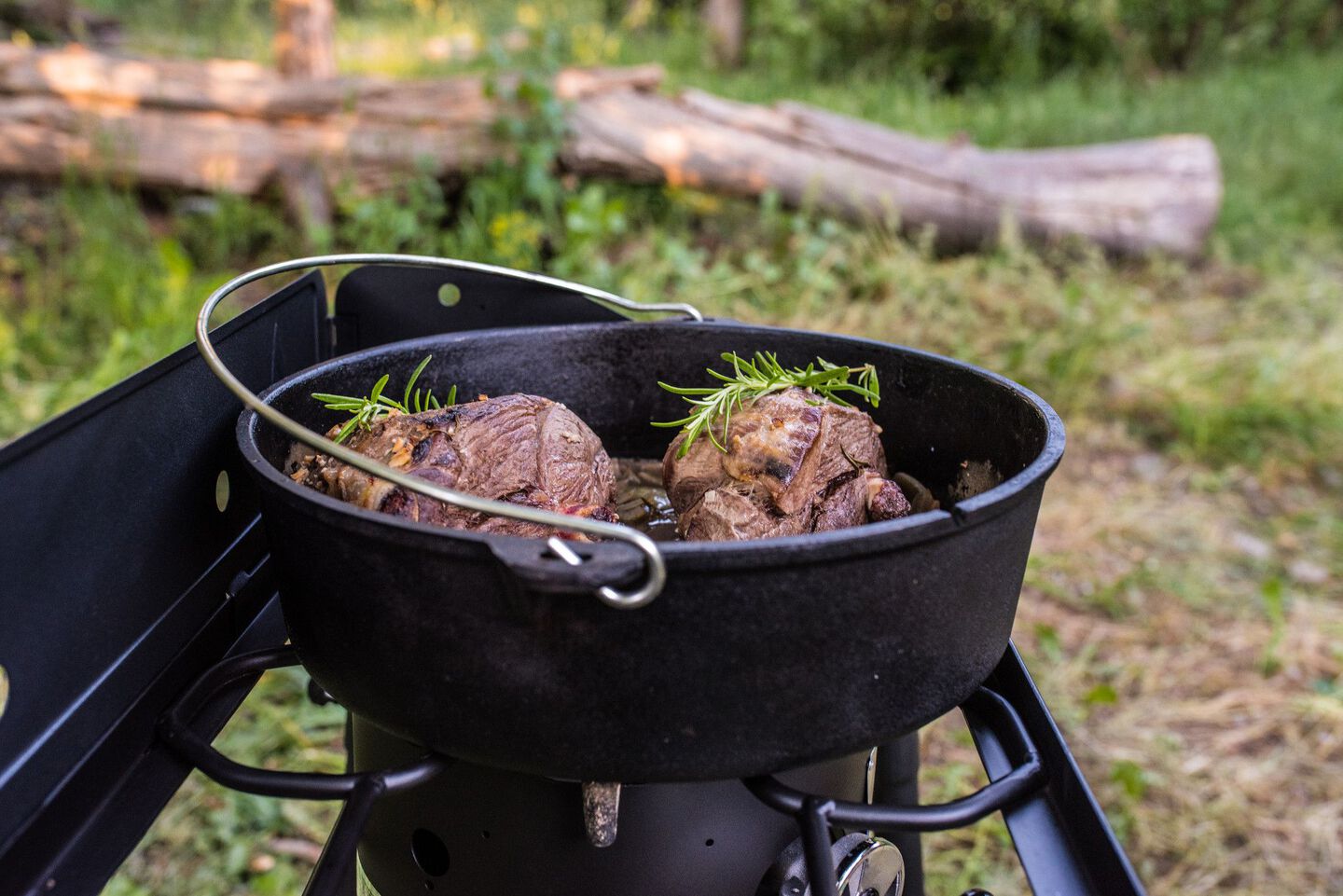 Camp Chef Dutch Oven - Classic 12 Cast Iron - Cast Iron - Trail Kitchens