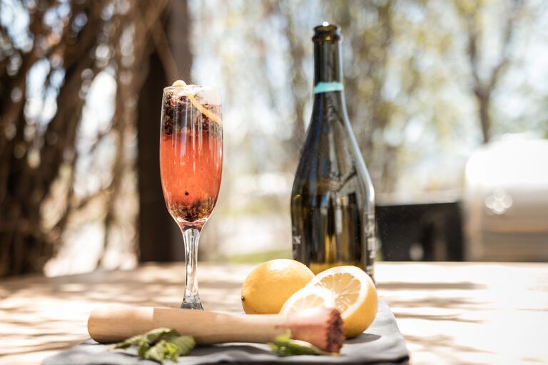 PASS THE BUBBLY