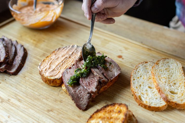 assembling tri tip sandwich