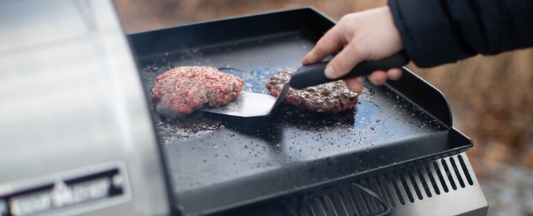 HOW TO MAKE A SMASHBURGER