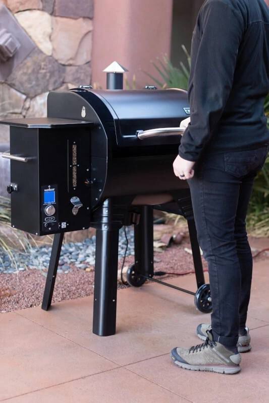 SG 24 WIFI Pellet Grill Black and More Camp Chef