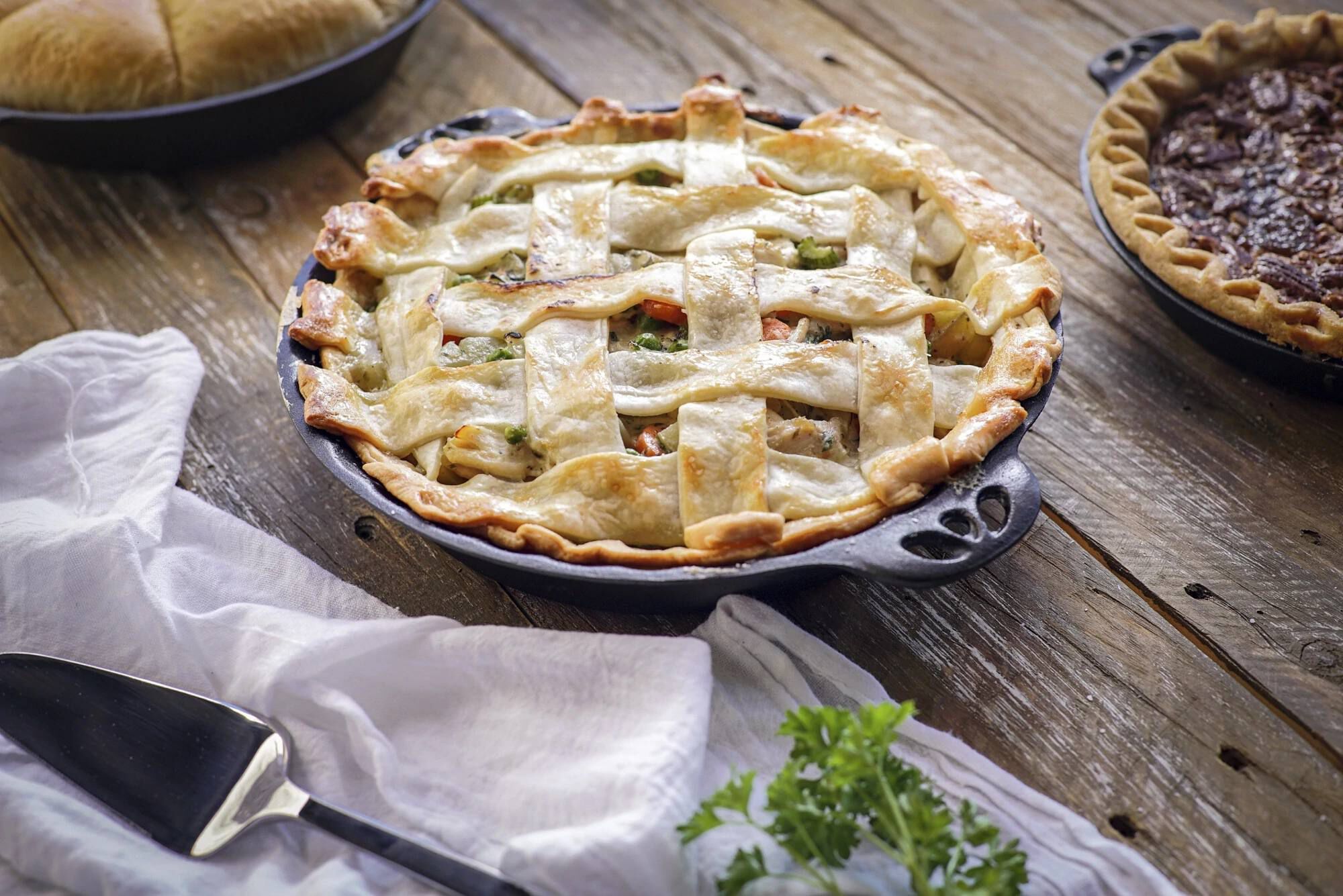 Camp chef cast iron pie pan top