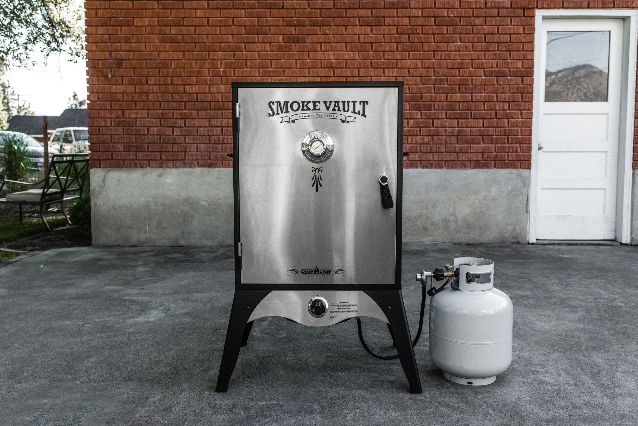 Smoke Vault 24” Details